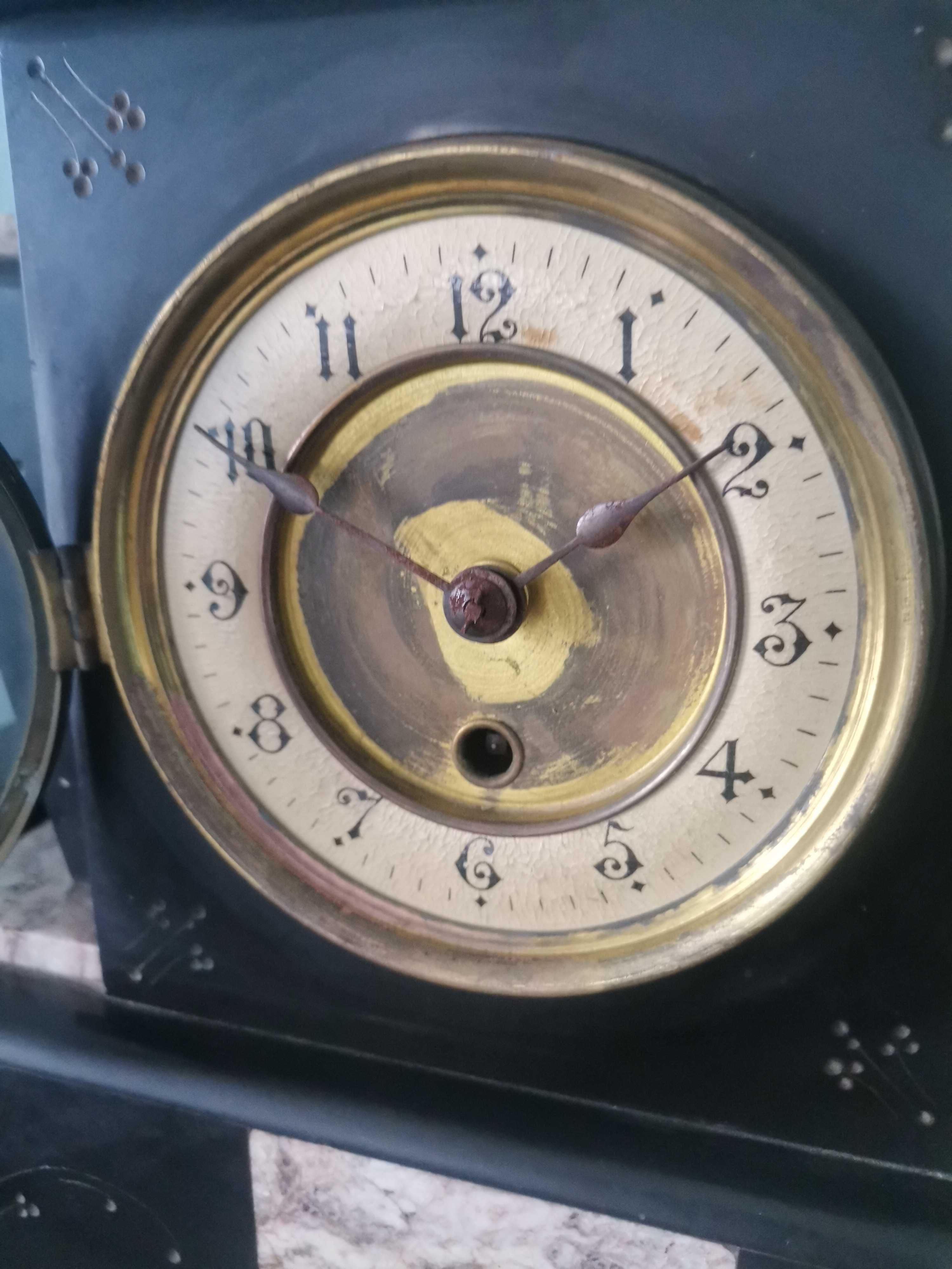 Marmurowy zegar kominkowy Manufacture D'Horlogerie