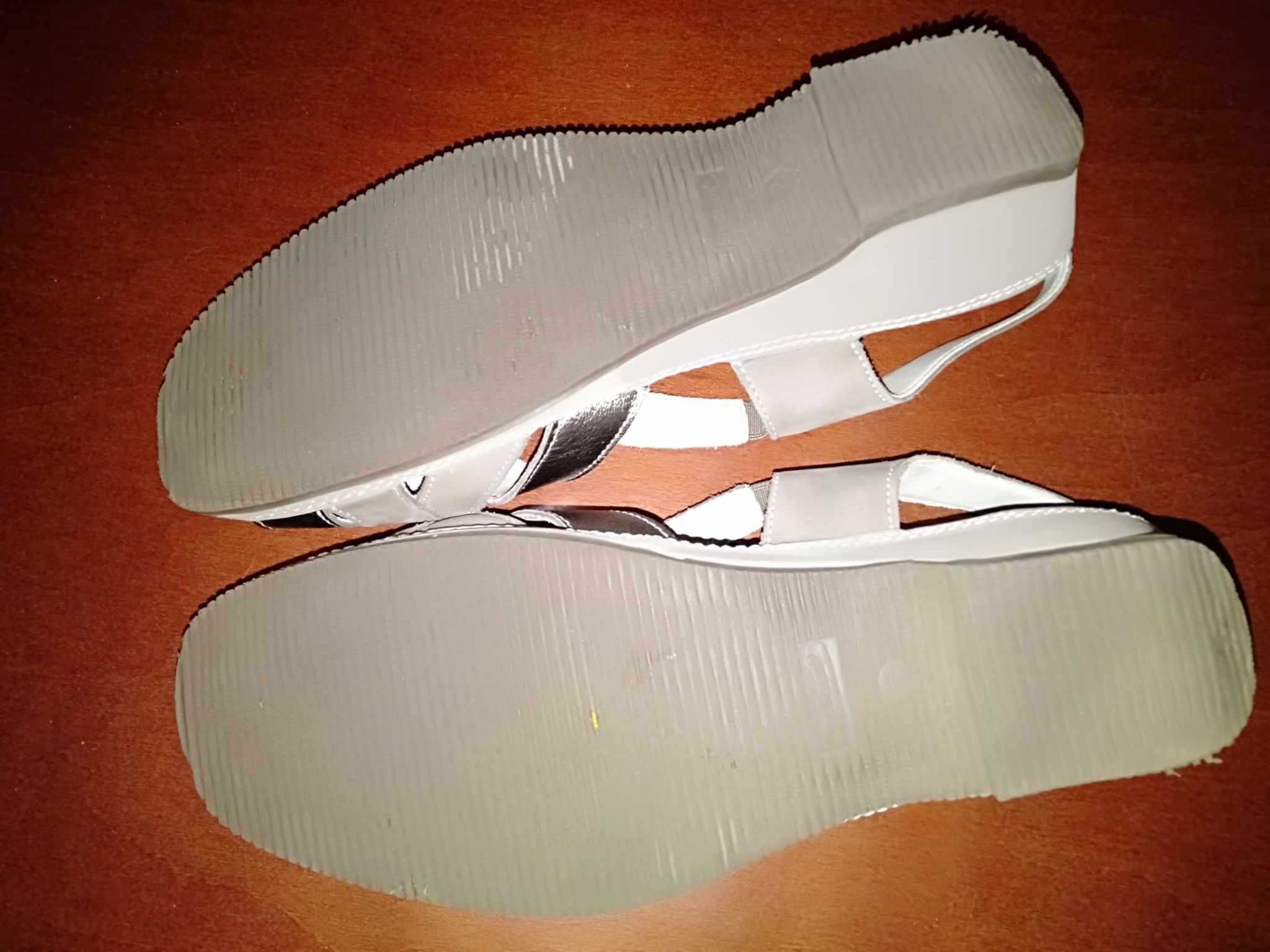 Szare srebrne sandały damskie Medicus 40 / 41 wkładka 26 cm tęgość G