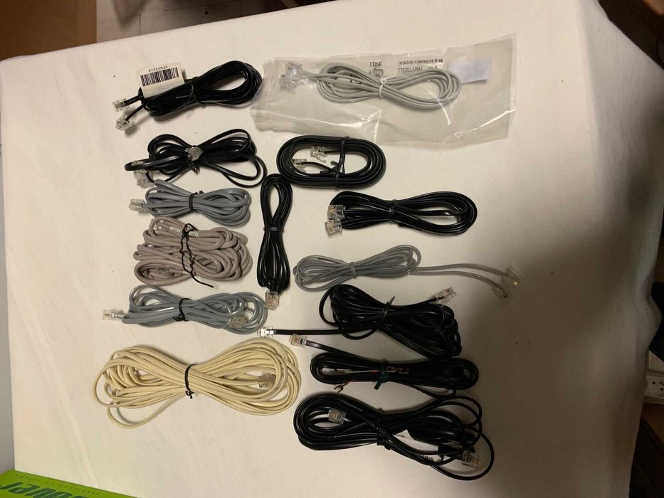 Cabos + ficha telefone