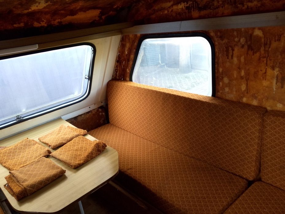 Przyczepa kempingowa niewiadów N 126 E zarejestrowana.