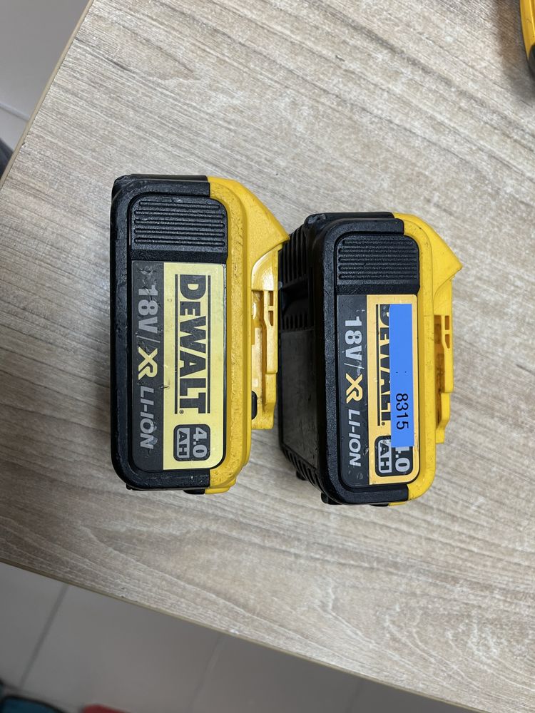 Dewalt акумуляторні батареї 4.0Ah