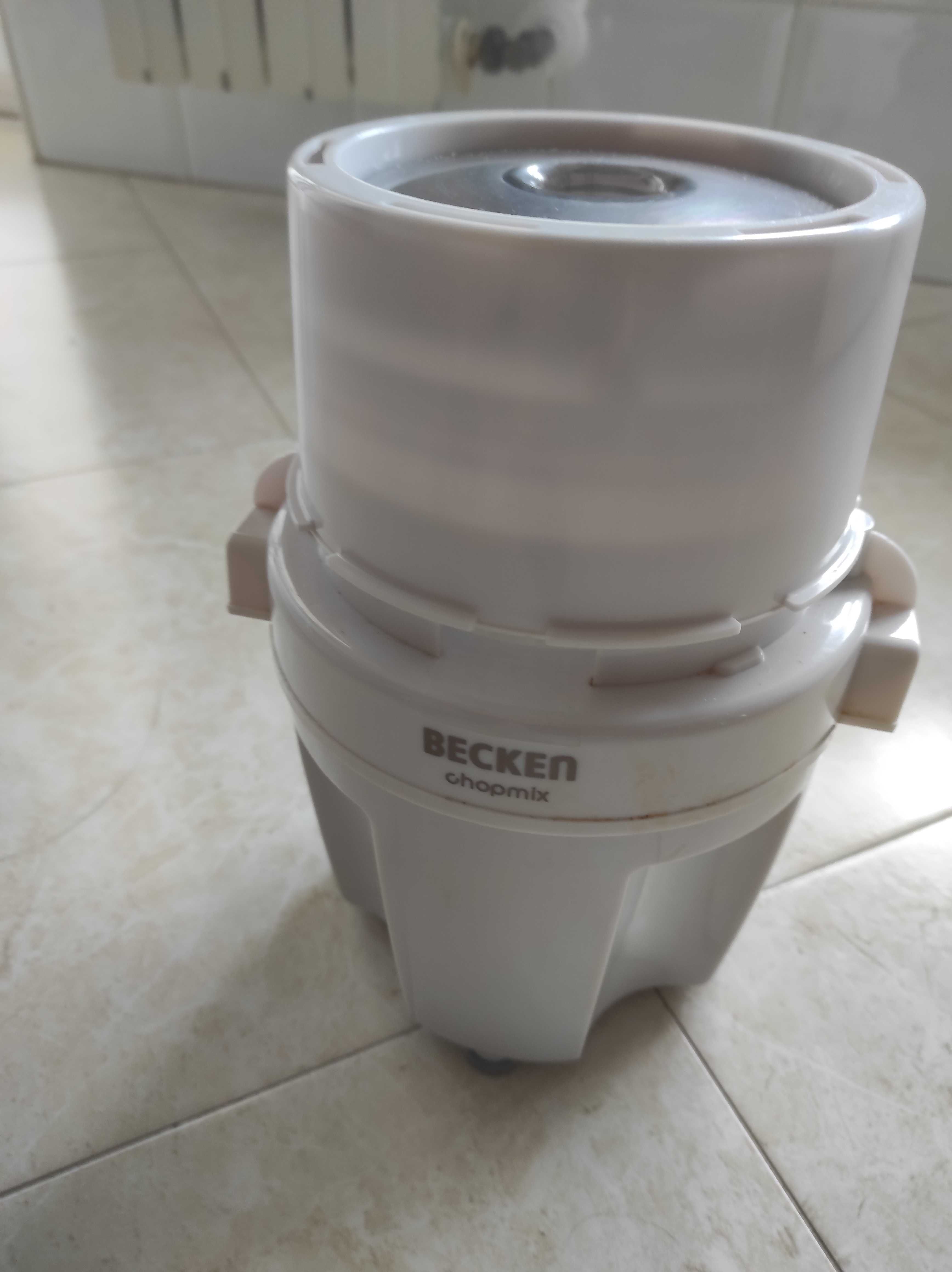 Picadora Becken em bom estado