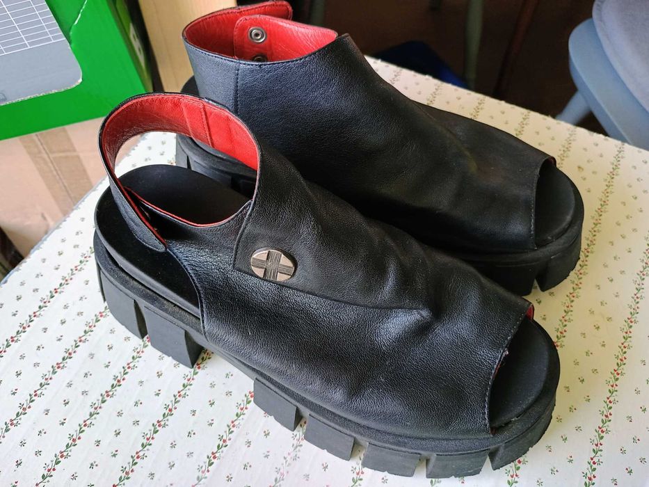 Buty damskie sandały ? na podwyższonej podeszwie