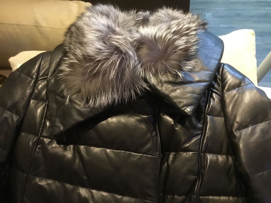 Женский кожаный пуховик
