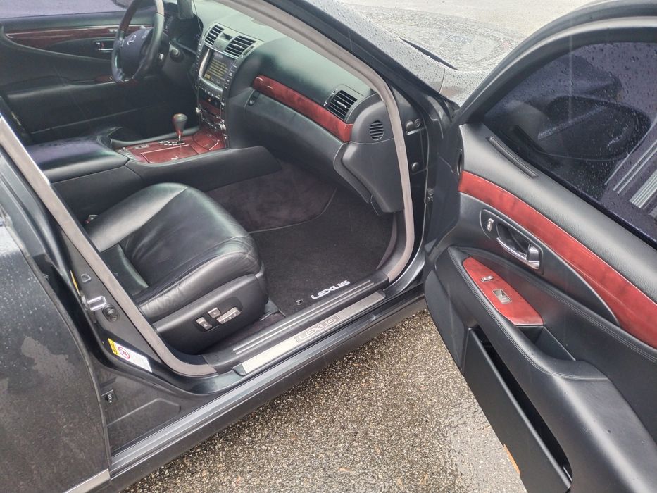 Продаж Lexus ls 460