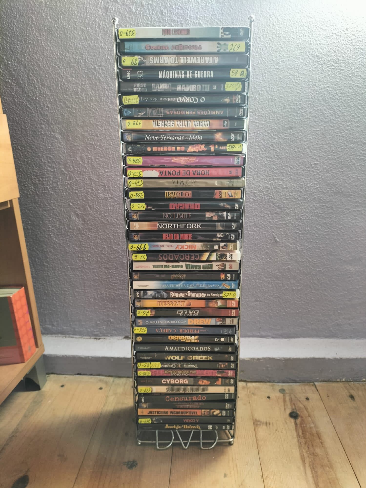 Coleção de DVDs com mostradores