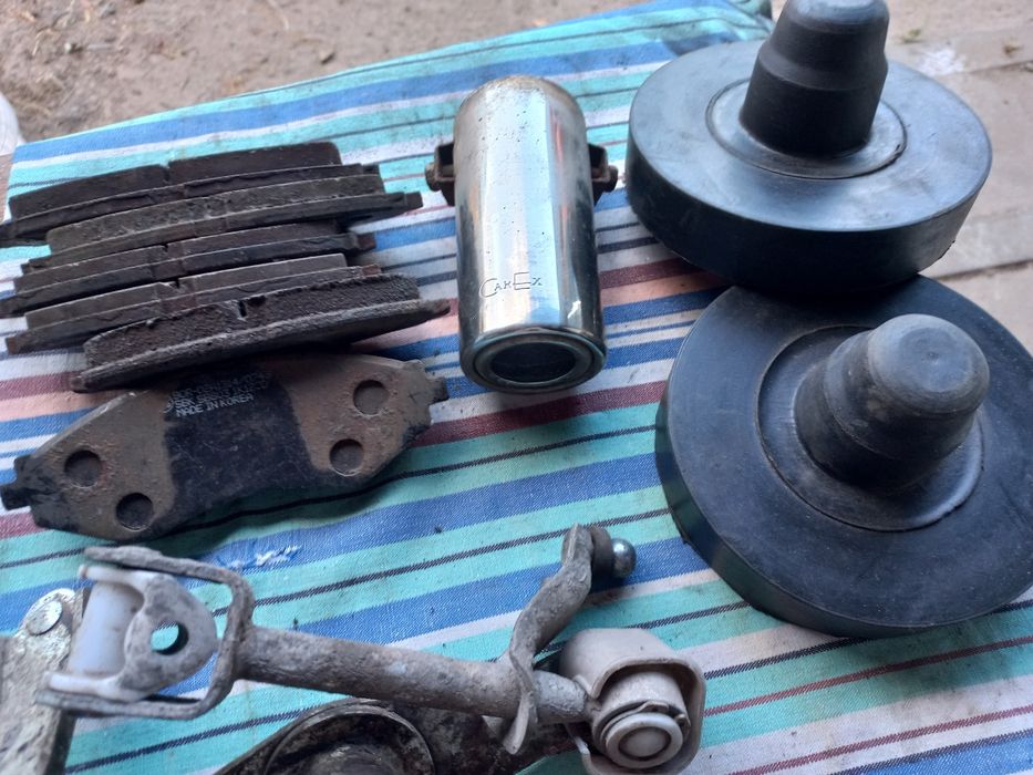 Амортизатор и некоторые запчасти Lanos.