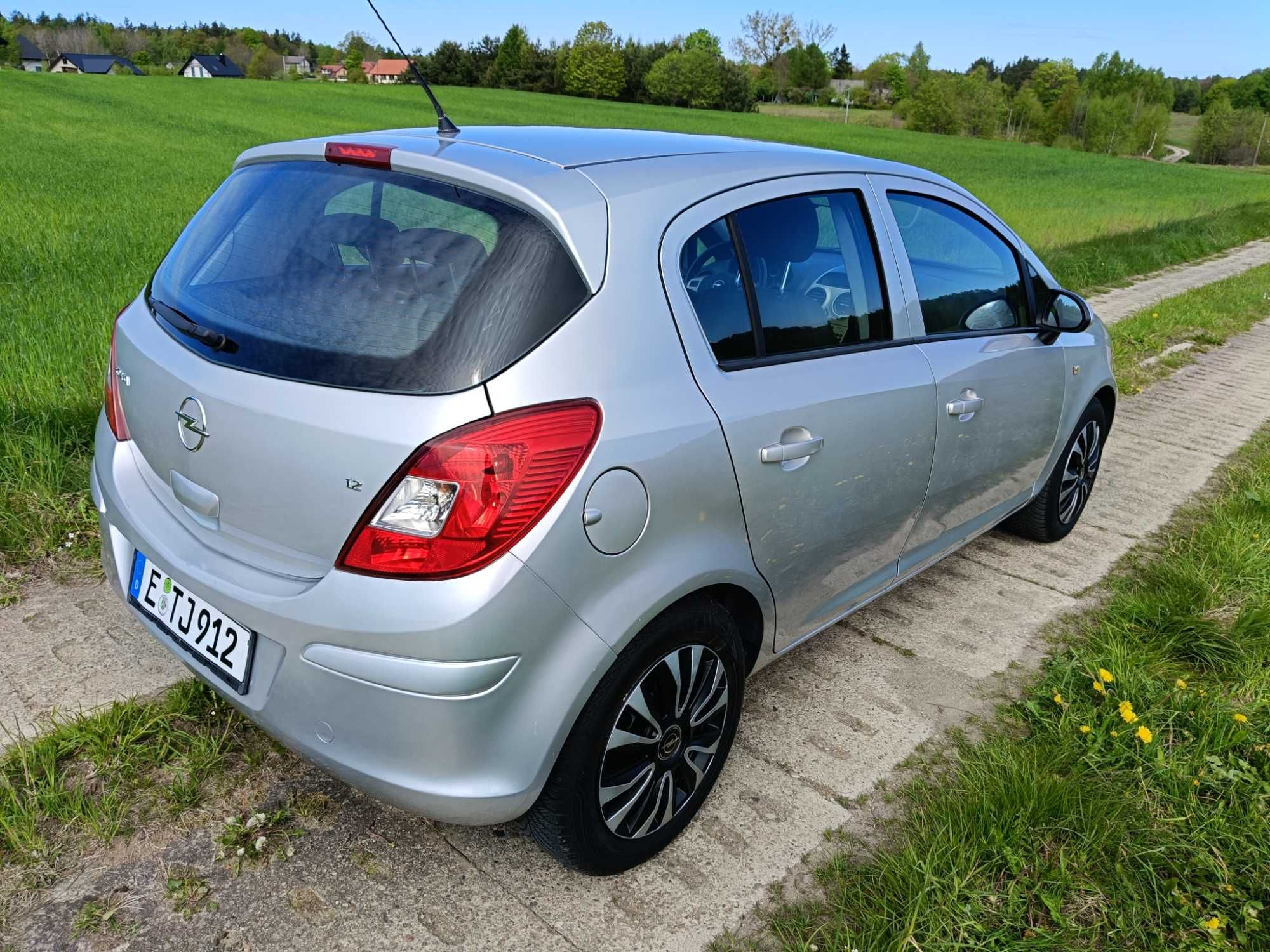 Opel Corsa D Automat 1.2 Benz 5 drzwi sprowadzona z Niemiec