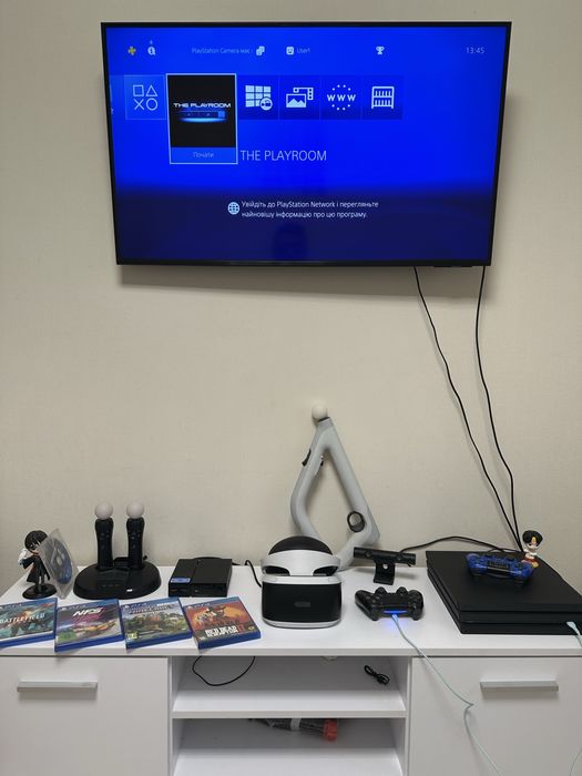 Продам Sony PlayStation 4 Pro 1TB + VR(ревізіря 1)