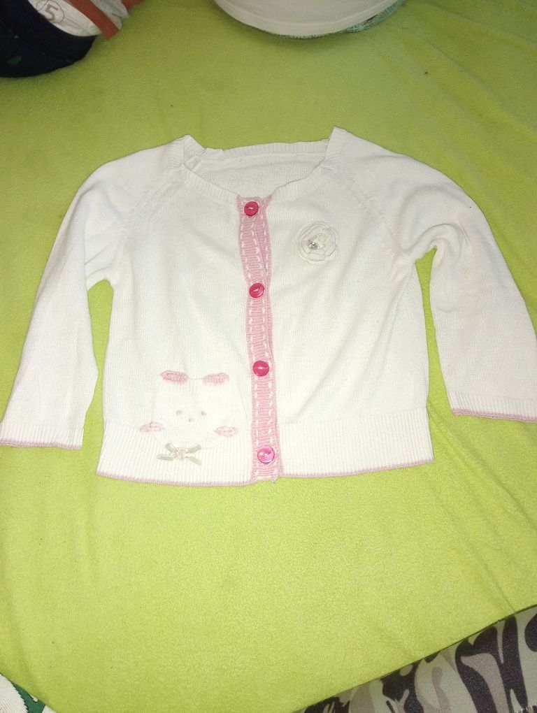 Paka ubrań, spodnie dł. swetry i bluza z kap. 4 szt, rozm. 110, 4-5 la