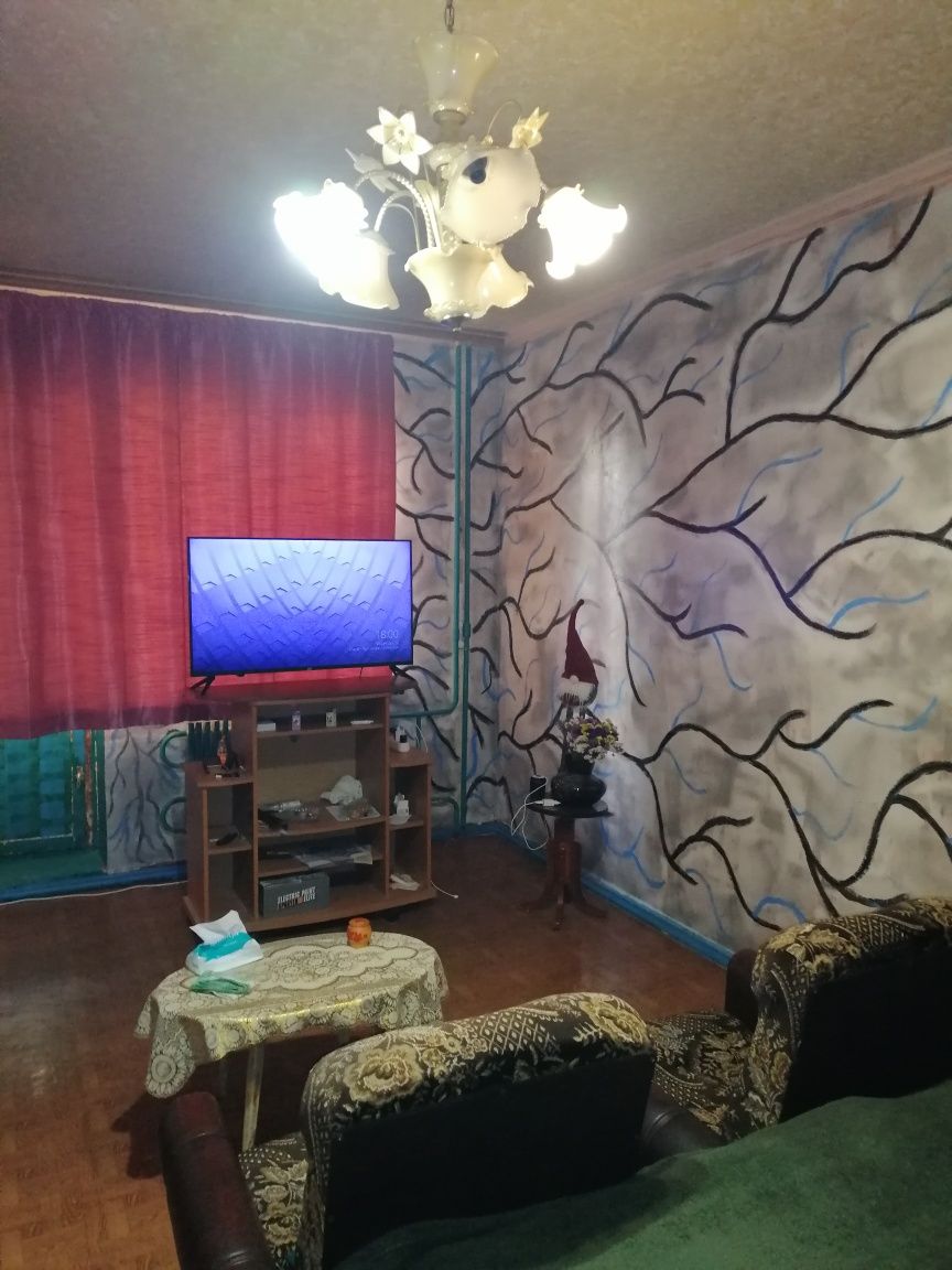 Продам 3 ком. квартиру. Каменское. Левый берег. 2 этаж. ОСББ.