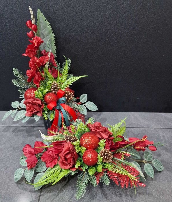 Komplet kompozycji kwiatowych na grób świąteczny B272