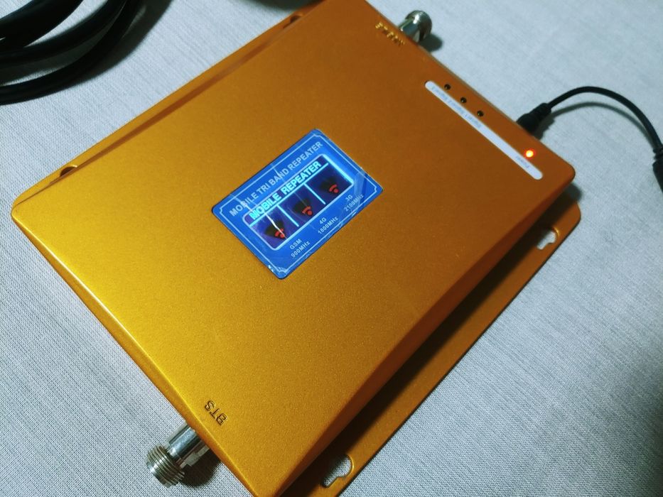 Підсилювач 3G/4G інтернету та зв'язку тридіапазонний  300-400 кв. м.