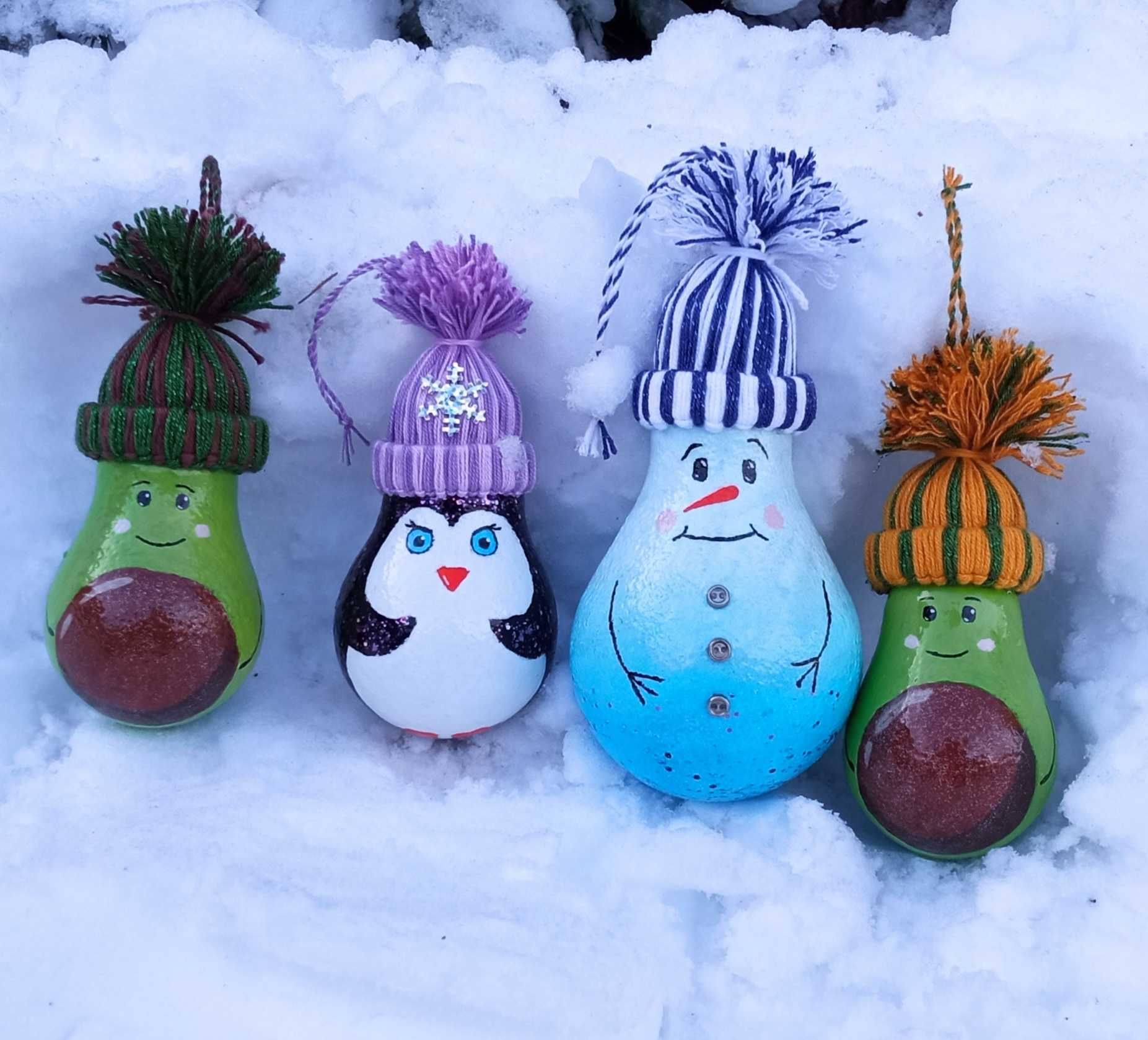Елочные игрушки из лампочки, снеговик, пингвин. Новорічні іграшки