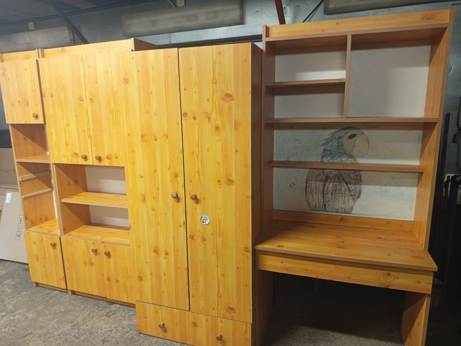 Meblościanka z biurkiem