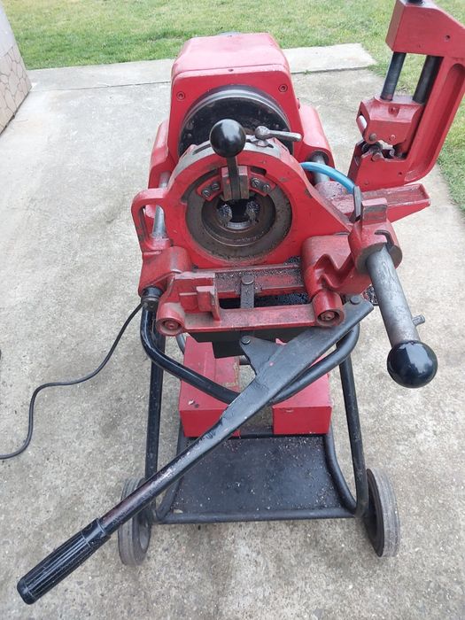 Gwintownica mechaniczno elektryczna