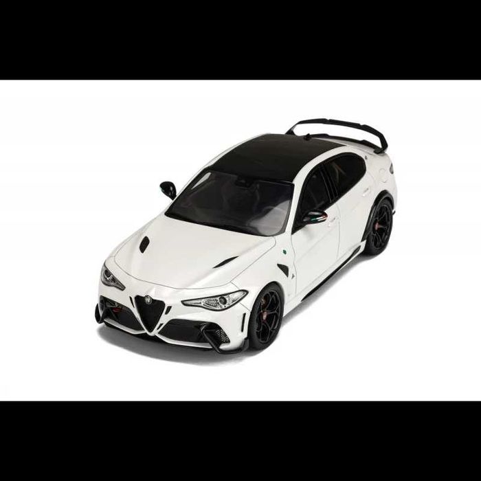 Model Alfa Romeo Giulia GTAm biały 1:18 otto ottomobile OT990