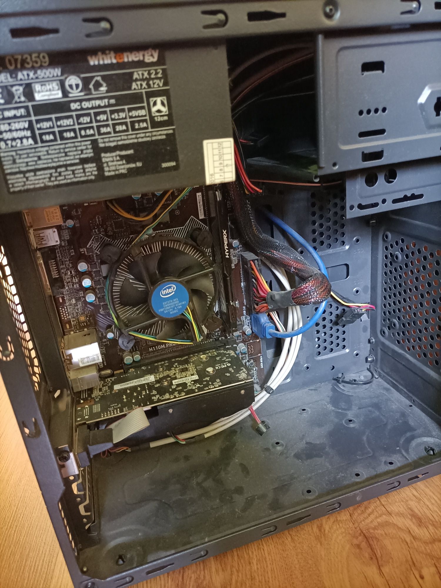 Komputer PC: i3 6100, GTX 750ti, h110m pro-d, 8gb Ram, SSD 240gb