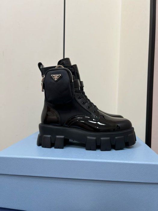 Чоботи prada шкіряні