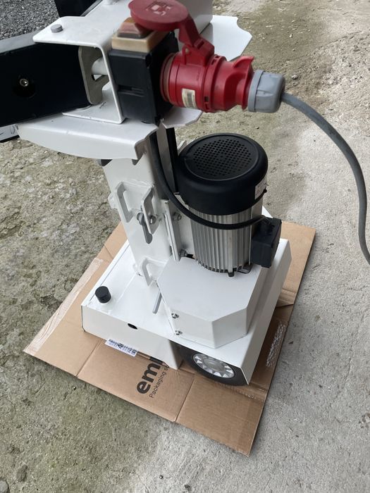 Łuparka łupiarka lumag do drewna drzewa