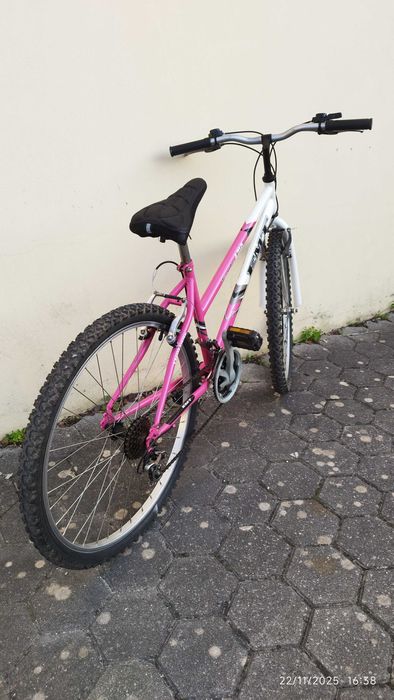 Bicicleta. Valor Negociável.