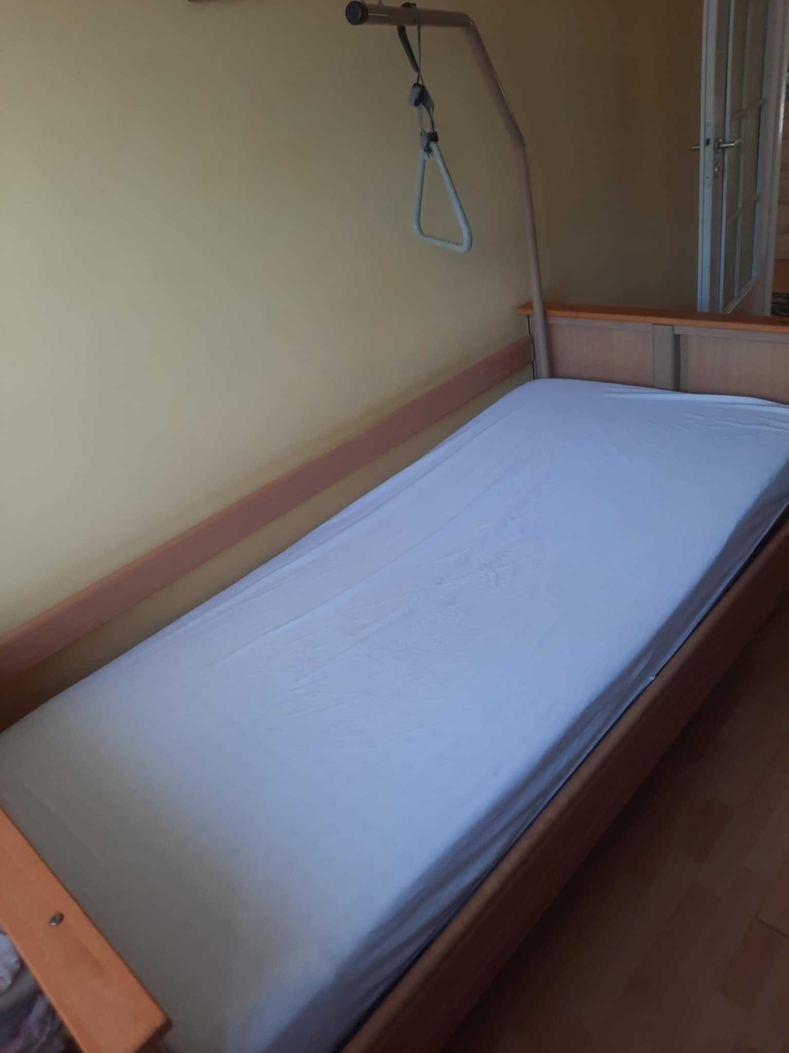 Łóżko rehabilitacyjne Bock na pilota z materacem przeciwodleżynowym