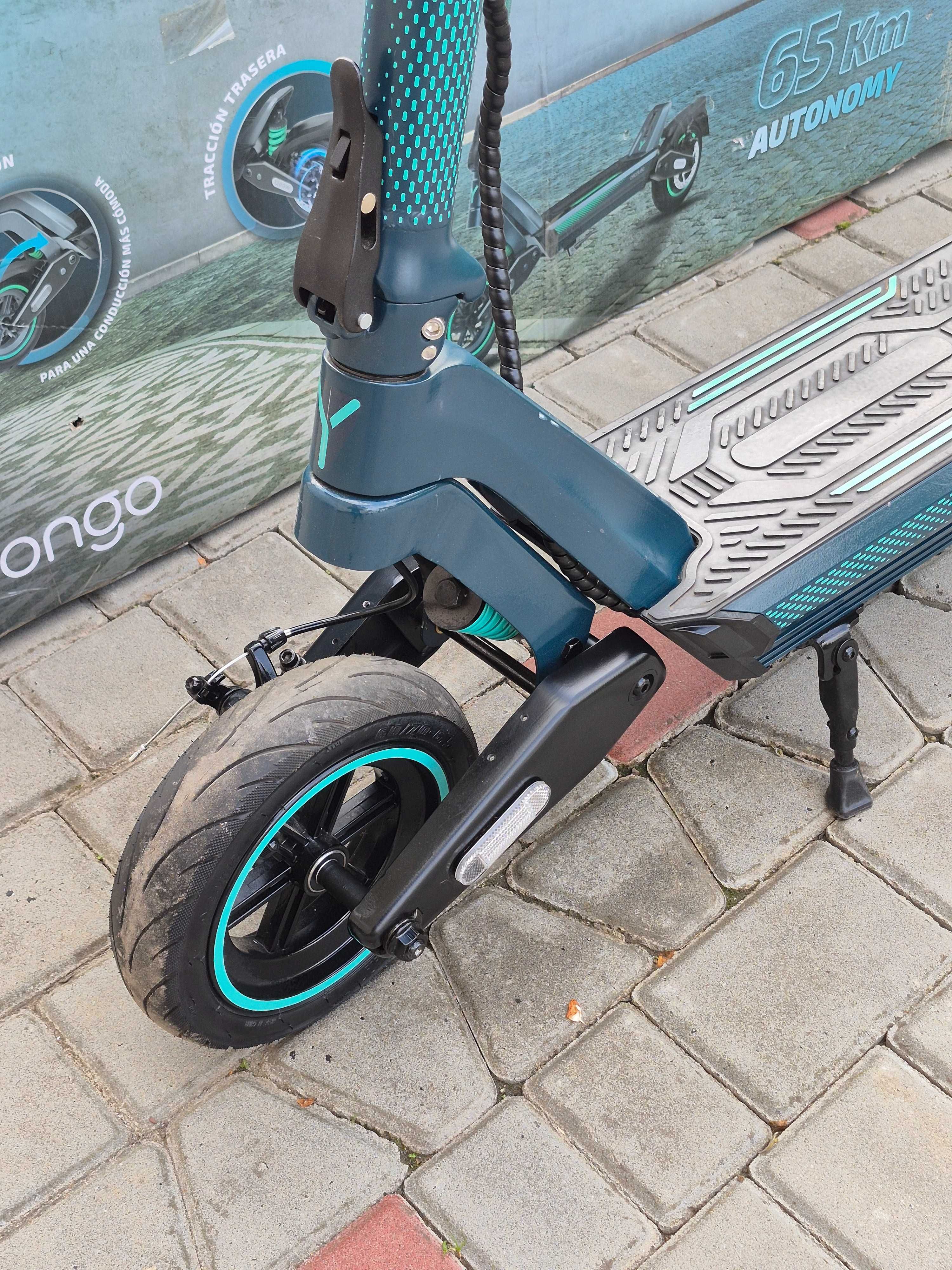 Електричний самокат Cecotec Bongo серії Y65