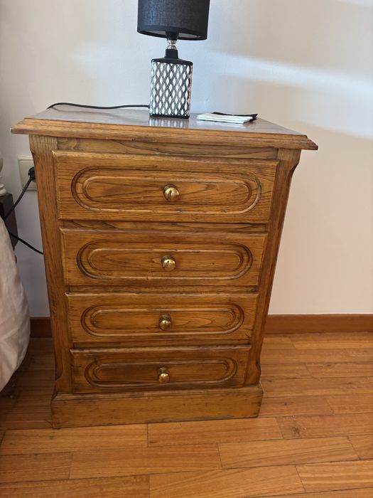 Mesinha de cabeceira vintage