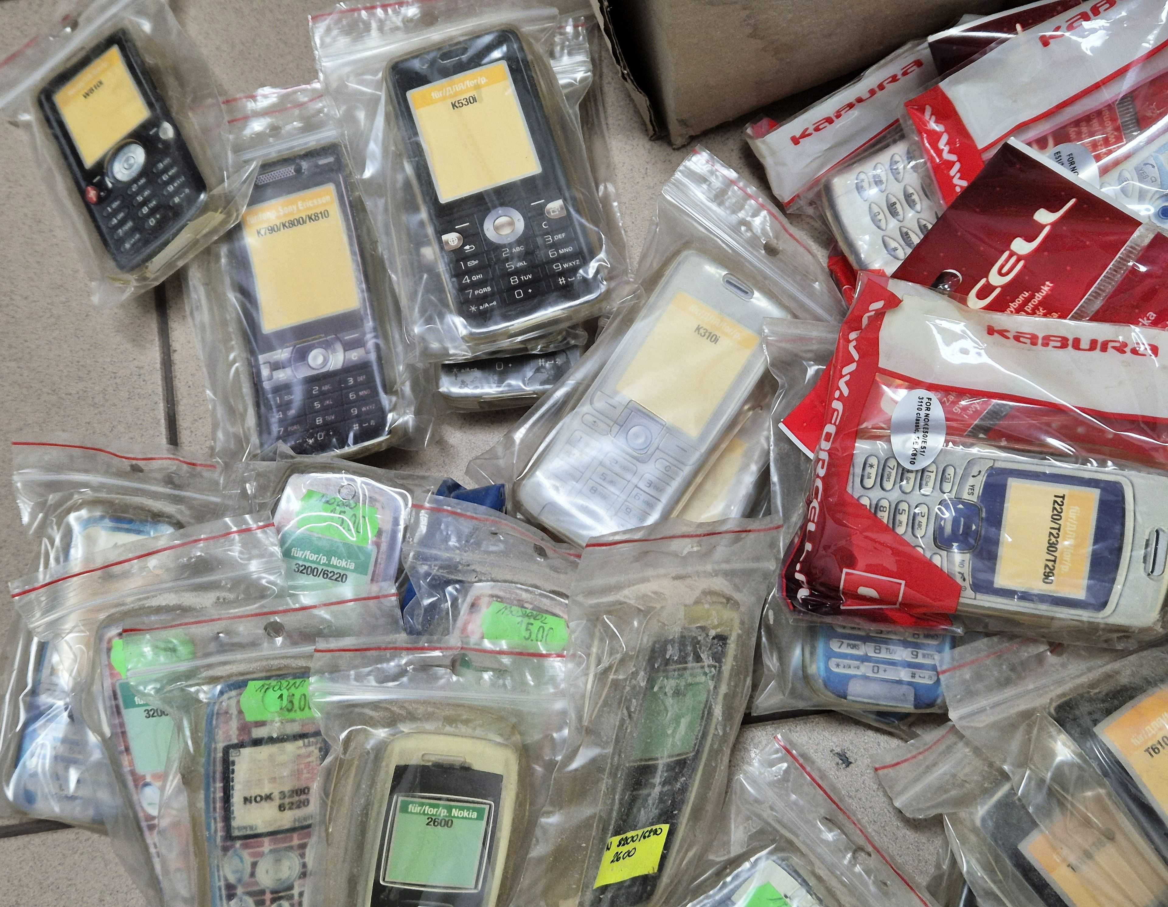 Obudowa Case futerał GSM Nokia Sony Sagem Siemens etui Gratis