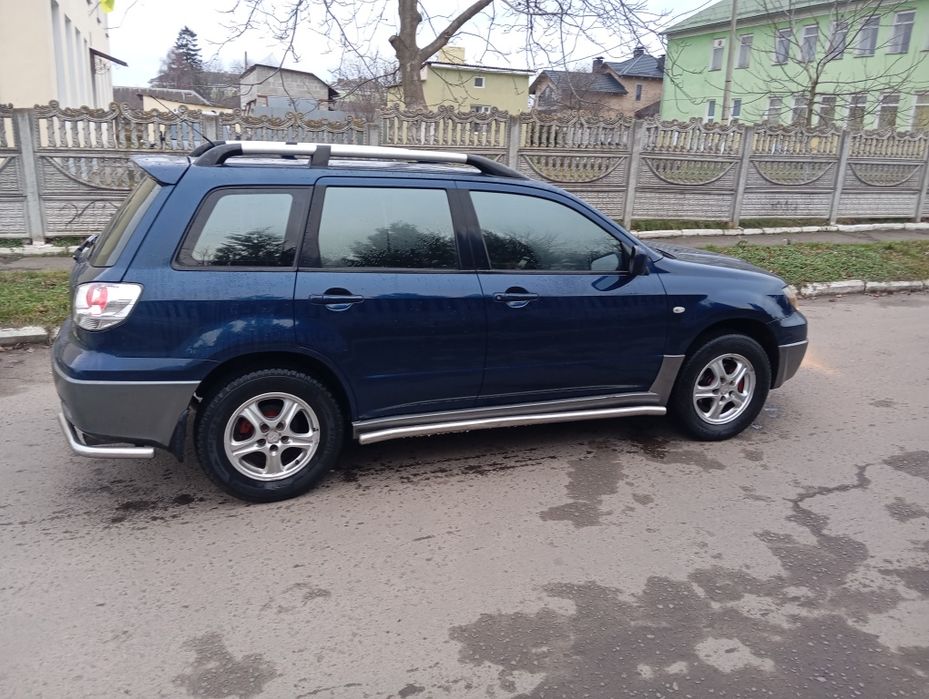 Продам хороше авто Mitsubishi Outllander 2004 року