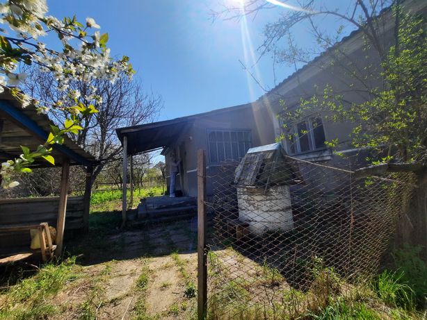 Продам будинок в смт Лугини Житомирської області