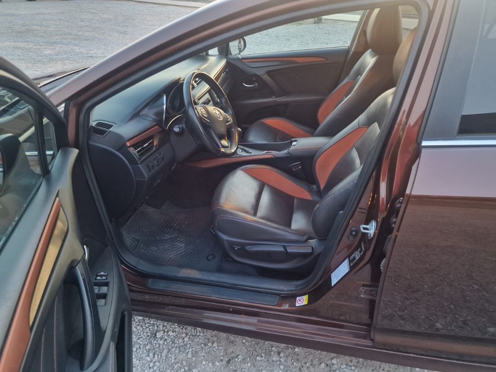 TOYOTA Avensis 2.0 vvti Automat