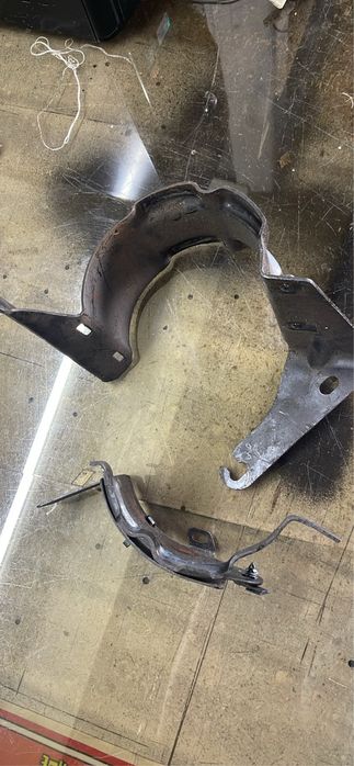Suporte de bomba de direção assistida