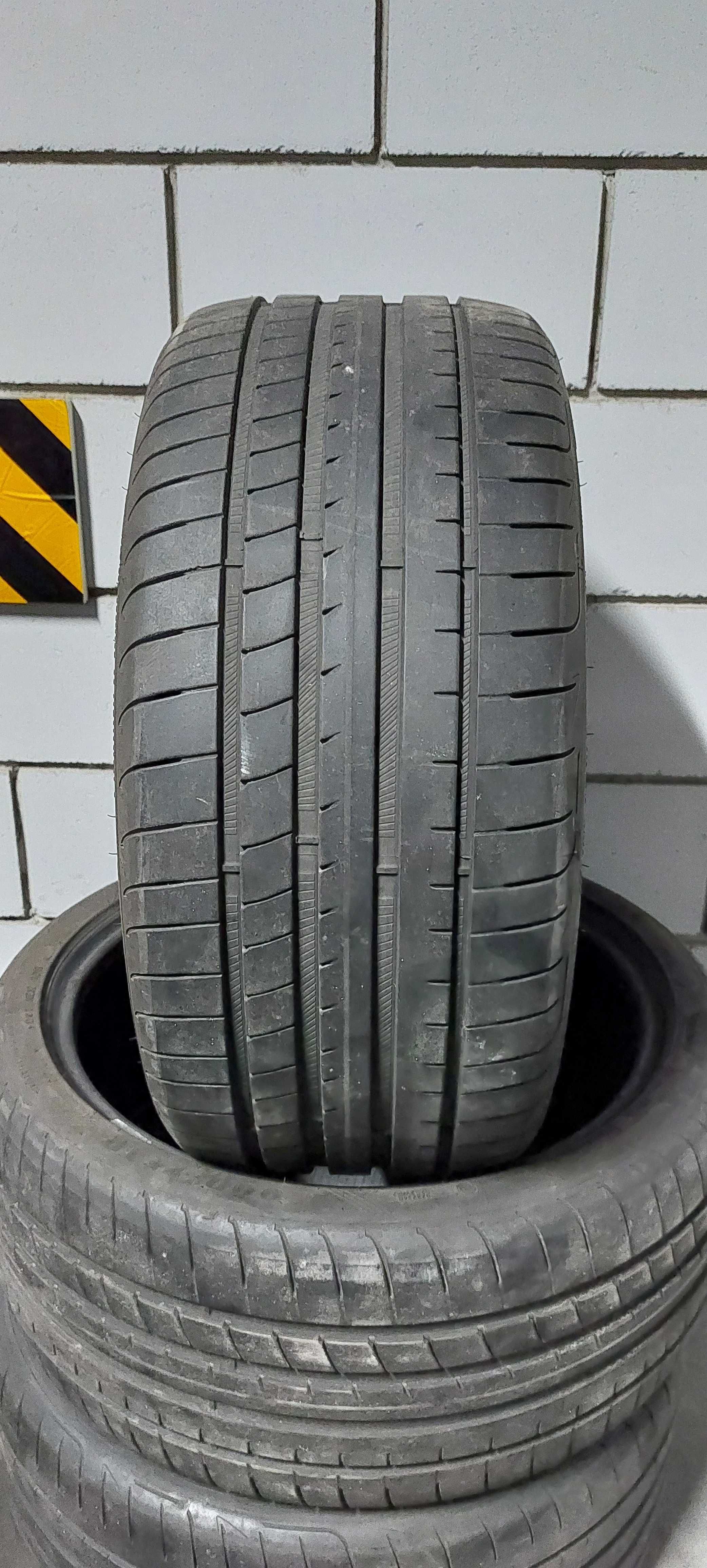 Goodyear Asymetric 255/35/19 komplet