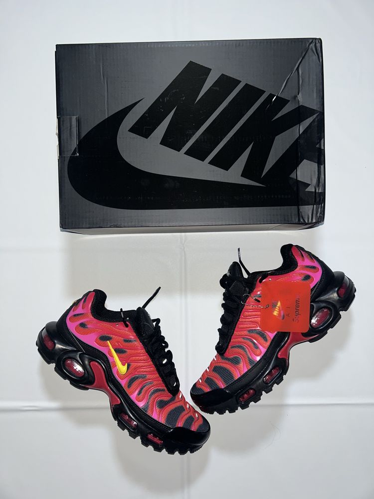 Nike Tn x Supreme