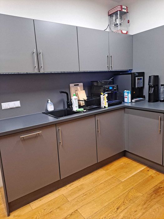 Bezpośrednio lokal 800 m2 w centrum Warszawy eff. rent: 14,49 EUR m2