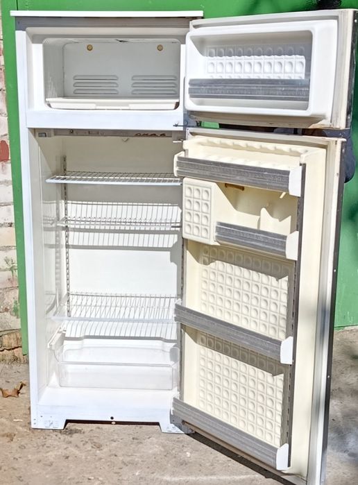 Продам холодильник