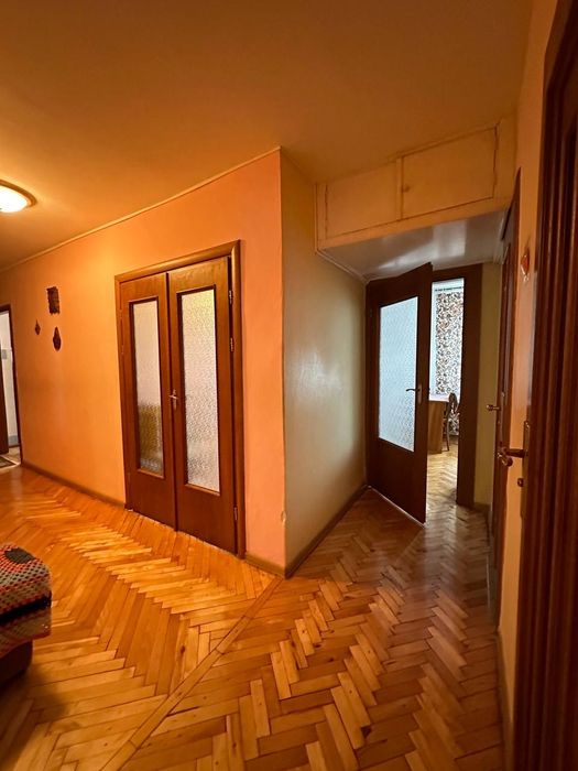 Продаж 4 кімнатної квартири