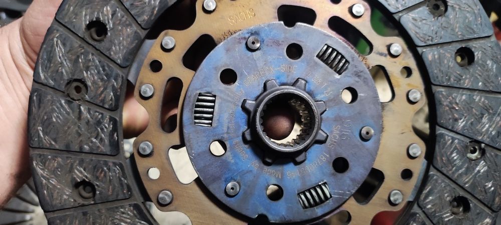 Диск с корзиной сцепления на Шаран 2.0 дизель 2007 г.