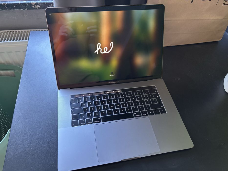 MacBook Pro 15” (2019) – Intel Core i9 / 16GB RAM / SSD