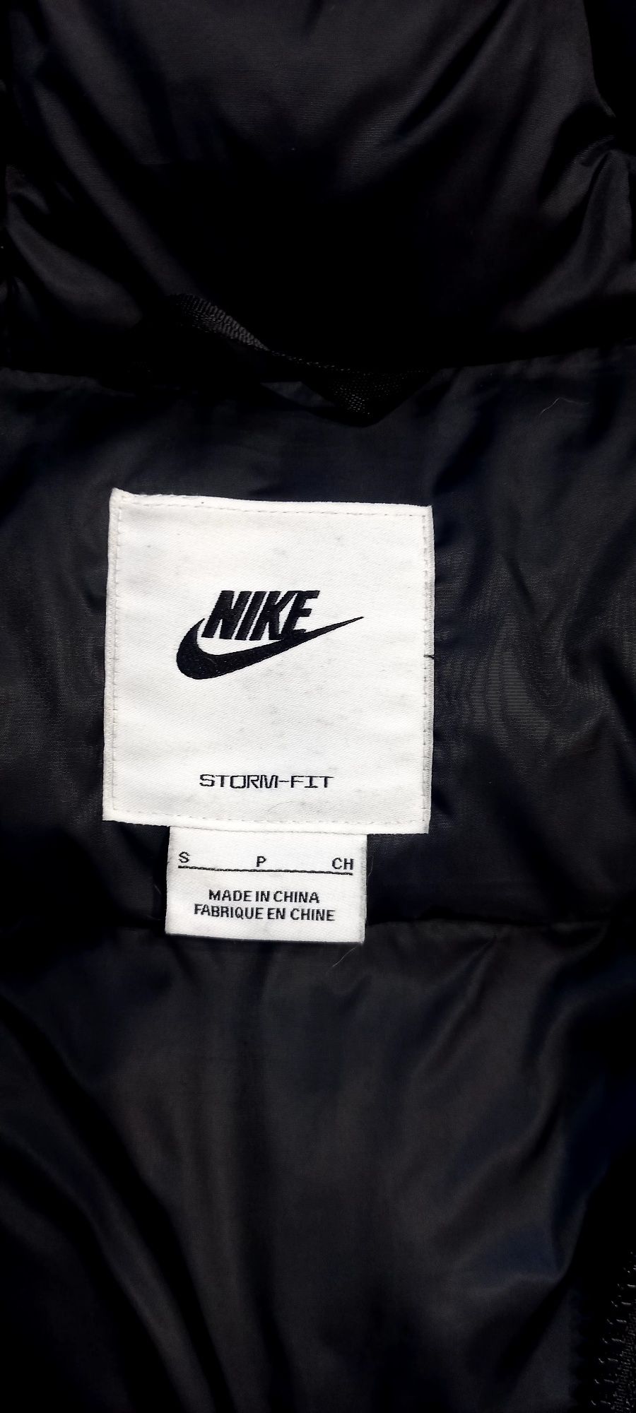 Продам зимову куртку/пальто найк/Nike оригінал