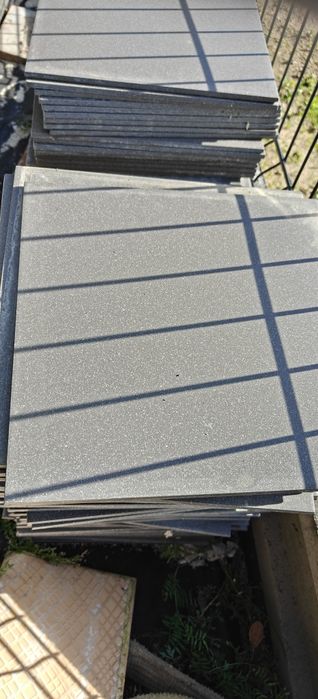 Płytki gresowe 110 sztuk Mocne 30x30 nowe