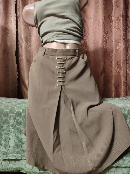 спідниця кольору хакі