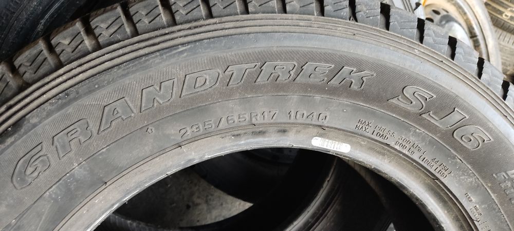 2szt 235 65r17 104Q Dunlop Grandtrek SJ6 w idealnym stanie