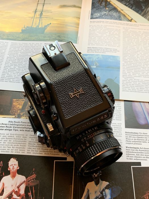 Mamiya 645 1000s з обʼєктивом Mamiya-Sekor C 80mm f/2.8