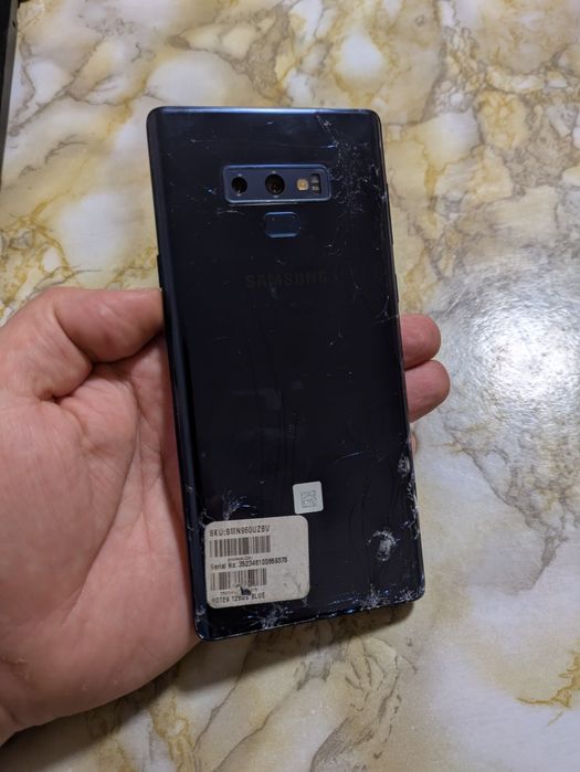 Смартфон Samsung Galaxy note9 6/128 робочий на запчастини екран цілий