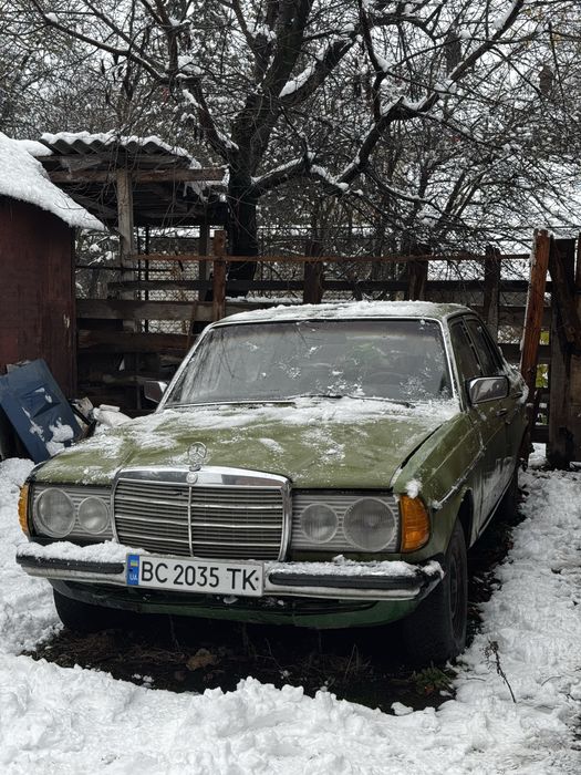 Машина Mercedes w123