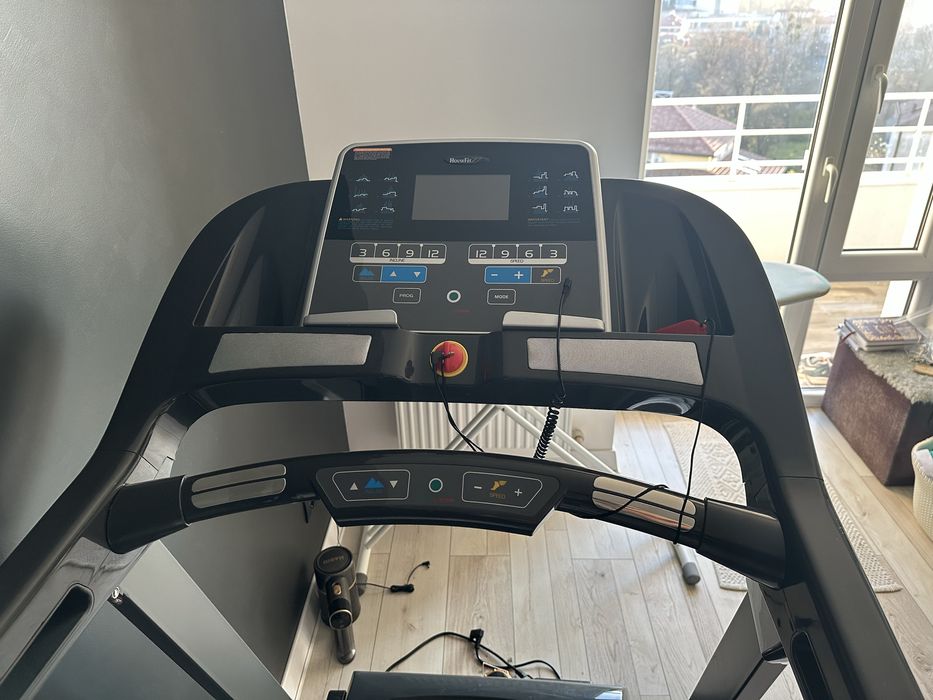 Бігова доріжка Housefit HT 9168 HP