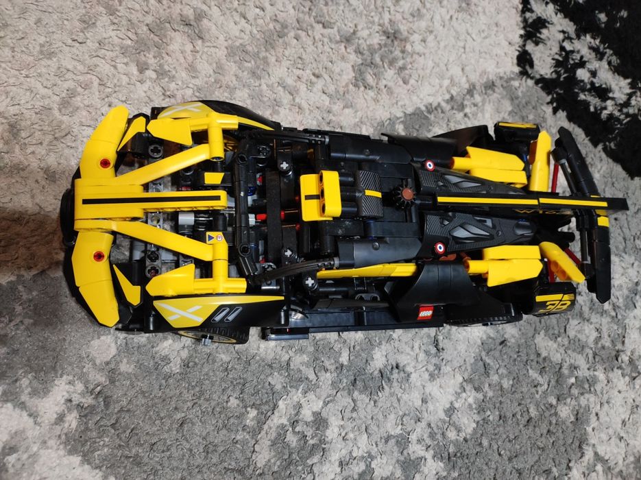 LEGO Technic 42151 Bugatti
