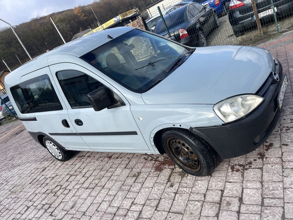 Opel Combo 2008 рік випуску 1,7 мотор